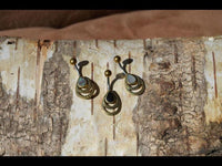 Load image into Gallery viewer, Bauchnabelpiercing Edelstahl Brass Doppelträne Inlay - chic - net.de
