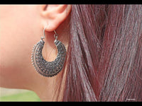 Load image into Gallery viewer, Brass Ohrringe Blumensichel silbern Messing - chic - net.de
