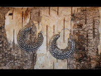 Load image into Gallery viewer, Brass Ohrringe Blumensichel silbern Messing - chic - net.de
