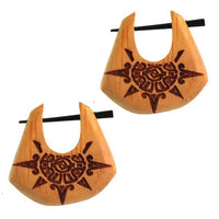 Cargar imagen en el visor de la galería, Pin Creolen Jackfrucht Holz hell Horn-Pin 23 mm Träne dunkle Gravur Motiv
