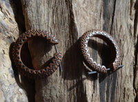 Load image into Gallery viewer, Creolen Ohrringe Holz Stick Pin Saba Holz Tribal Sonnenblume - chic - net.de
