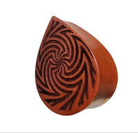 Cargar imagen en el visor de la galería, Plug Rosenholz Träne Sonne Linien graviert double flared Holz Holzplug Tropfen
