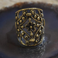 Load image into Gallery viewer, Ear cuffs verschnörkeltes Muster Blumen Messing gold - chic - net.de
