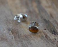 Load image into Gallery viewer, Ohrstecker 925 Sterling Silber mit Tigerauge oval 7mm
