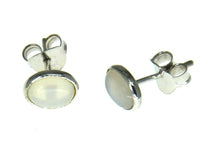 Load image into Gallery viewer, Ohrstecker 925 Sterling Silber mit Mondstein oval 8mm
