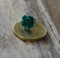 Load image into Gallery viewer, Ohrstecker Edelstahl Resin Rose Blume türkis grün gelb
