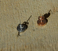 Load image into Gallery viewer, Chirurgischer Edelstahl Ohrstecker rund schwarz 10mm
