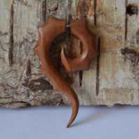 Cargar imagen en el visor de la galería, Fake Piercing Edelstahl Rosenholz Zacken Spirale - chic - net.de
