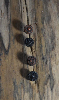 Load image into Gallery viewer, Gewindelose Piercing Enden 0.45mm Holz Blume 5mm - chic - net.de
