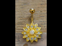 Load image into Gallery viewer, Glitzer Bauchnabel Piercing Kristall Blume Edelstahl - chic - net.de
