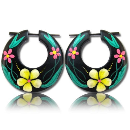 Holz Pin Ohrringe 39 mm breit Blumen türkis gelb rosa Creolen Horn schwarz handgeschnitzt handbemalt - chic - net.de