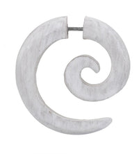 Load image into Gallery viewer, Holz Spiralen - Ohrring Fake Piercing - Ohrschmuck in Weiß - chic - net.de
