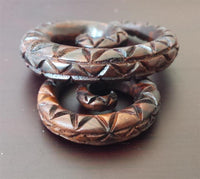 Load image into Gallery viewer, Narraholz Piercing Holz Zick Zack dunkel braun Spirale 4mm 6mm 8mm Dehnschnecke
