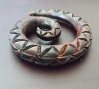 Load image into Gallery viewer, Narraholz Piercing Holz Zick Zack dunkel braun Spirale 4mm 6mm 8mm Dehnschnecke
