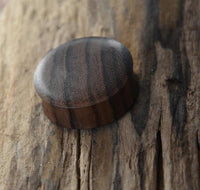 Load image into Gallery viewer, Flesh Plug Holz Sri Yantra hell dunkel double flared
