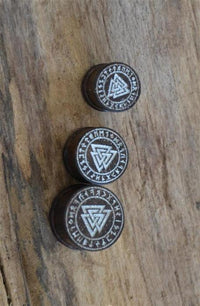Load image into Gallery viewer, Flesh Plug Sonoholz Valknut Wotansknoten silber Gravur
