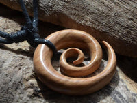 Cargar imagen en el visor de la galería, Nara Holz-Ketten: Natürlicher Holzschmuck mit Frei Verstellbarer Baumwollkette
