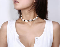 Cargar imagen en el visor de la galería, Choker Halskette Cowrie Kauri Muschel schwarz weiß
