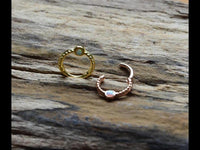 Cargar imagen en el visor de la galería, Klapp Segment Ring Piercing gold rotgold Opal weiß - chic - net.de
