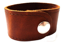 Load image into Gallery viewer, Lederarmband braun breit Lederarmbänder Druckknopf Armband unisex nickelfrei Verschluss - chic - net.de
