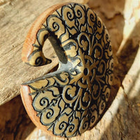Cargar imagen en el visor de la galería, Marokkanisch inspiriertes Holz - Ohr - Gewicht Piercing 8mm - chic - net.de
