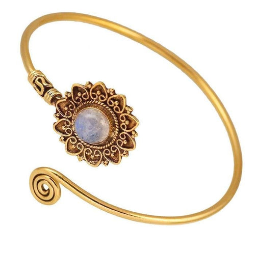 Messing Armreif antik golden Mondstein rund Maserung Schnörkel Herzen verstellbar antik Tribal Schmuck - chic - net.de