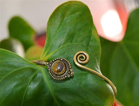 Load image into Gallery viewer, Messing Armreif antik goldenTigerauge Maserung rund Kugeln verstellbar - chic - net.de
