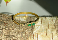 Load image into Gallery viewer, Messing Armreif golden Jade grün Spirale Tropfen Flechtrand nickelfrei verstellbar antik Tribal - chic - net.de
