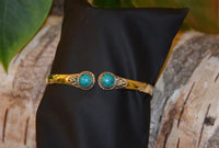 Cargar imagen en el visor de la galería, Messing Brass Armreif golden Türkis rund Blume Zopfrand nickelfrei verstellbar antik Tribal Schmuck - chic - net.de
