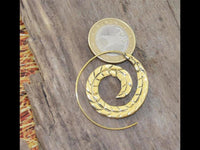 Load image into Gallery viewer, Messing Spirale Ohrringe Piercing Blattadern antik gold - chic - net.de
