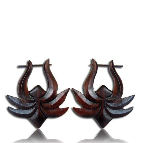 Narra Holz Pin Ohrringe Creolen Krake handgeschnitzt braun 39 mm - chic - net.de