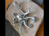 Cargar imagen en el visor de la galería, Ohrgewicht 4mm Hook White Brass Oktopus 70mm silbern - chic - net.de
