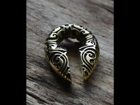 Load image into Gallery viewer, Ohrgewicht Brass 12mm Tropfen Spiralen Schlüsselloch - chic - net.de
