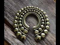 Load image into Gallery viewer, Ohrgewicht Brass Piercing 14mm Kreise Schlüsselloch - chic - net.de
