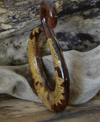 Load image into Gallery viewer, Ohrgewicht Ohr Dehner Holz gold bemalt Mandala Creole - chic - net.de
