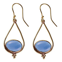 Cargar imagen en el visor de la galería, Ohrringe Chalzedon blau oval Tropfen Dreieck Punkte Messing antik golden Ohrhänger - chic - net.de
