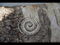 Load image into Gallery viewer, Ohrringe Spiralen White Brass silber Herzbögen rhodiniert - chic - net.de
