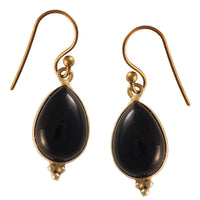 Load image into Gallery viewer, Ohrringe Tropfen schwarzer Onyx Dreieck Messing antik golden Tribal Ohrhänger nickelfrei Brass Damen Schmuck - chic - net.de
