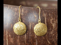 Load image into Gallery viewer, Ohrringe vergoldet 925 Silber Scheibe konvex Dornen - chic - net.de
