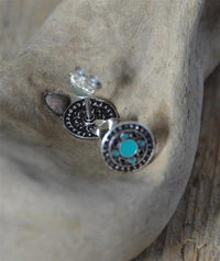 Load image into Gallery viewer, Ohrstecker 925 Silber Herzen E - Coat Epoxid grün schwarz - chic - net.de
