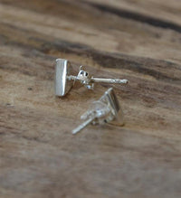 Load image into Gallery viewer, Ohrstecker 925 Sterling Silber Dreieck Muschel Stein - chic - net.de
