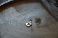 Load image into Gallery viewer, Ohrstecker 925 Sterling Silber Gitter rund gebürstet - chic - net.de
