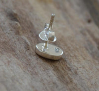 Load image into Gallery viewer, Ohrstecker 925 Sterling Silber oval Stein Muschel Rand - chic - net.de
