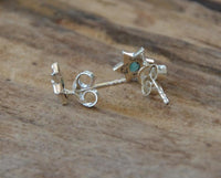 Load image into Gallery viewer, Ohrstecker 925 Sterling Silber Stern Opal oxidiert - chic - net.de
