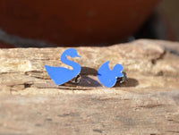 Load image into Gallery viewer, Ohrstecker Edelstahl Emaille blau silber Ente Schwan - chic - net.de
