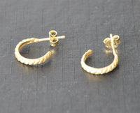 Load image into Gallery viewer, Ohrstecker vergoldet 925 Silber Creolen Seil - chic - net.de
