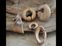 Load image into Gallery viewer, Olivenholz 14mm Piercing Hoop Creole Mandel 65mm hell - chic - net.de
