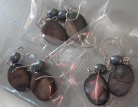 Load image into Gallery viewer, Ohrringe grau Perle Perlmutt Muschel Scheibe oval 925 Sterling Silber
