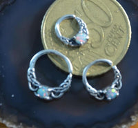 Load image into Gallery viewer, Universal Piercing Ring Silber Opal weiß Knoten celtic
