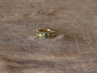 Load image into Gallery viewer, Universal Piercing Ring Messing gold Punkte

